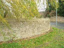 Churchyard Walls & Gates @ St Helen © DCC 25/11/09